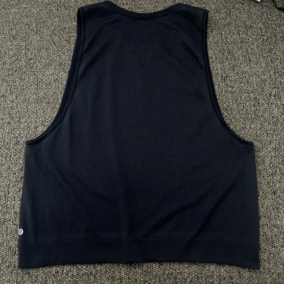 Lululemon Breeze By Muscle Tank II - Picture 9 of 10